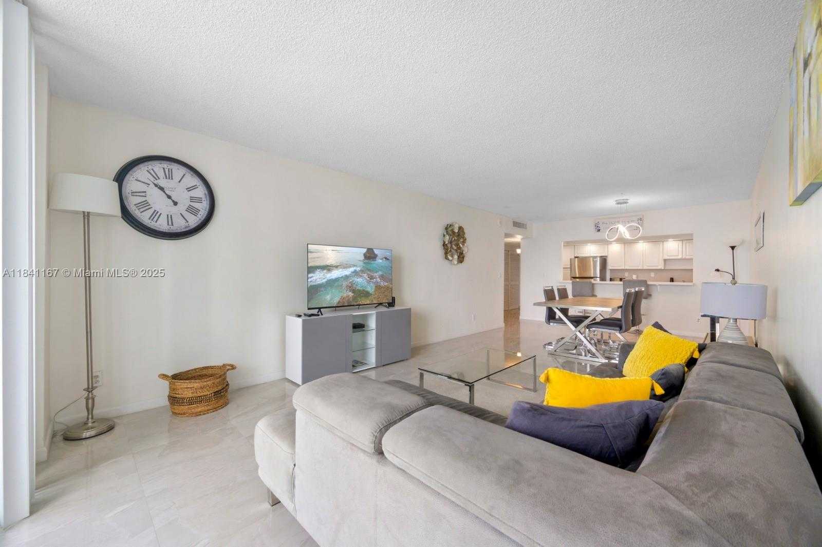 Small Image of 19370 COLLINS AVE #1425, Sunny Isles Beach Number 3