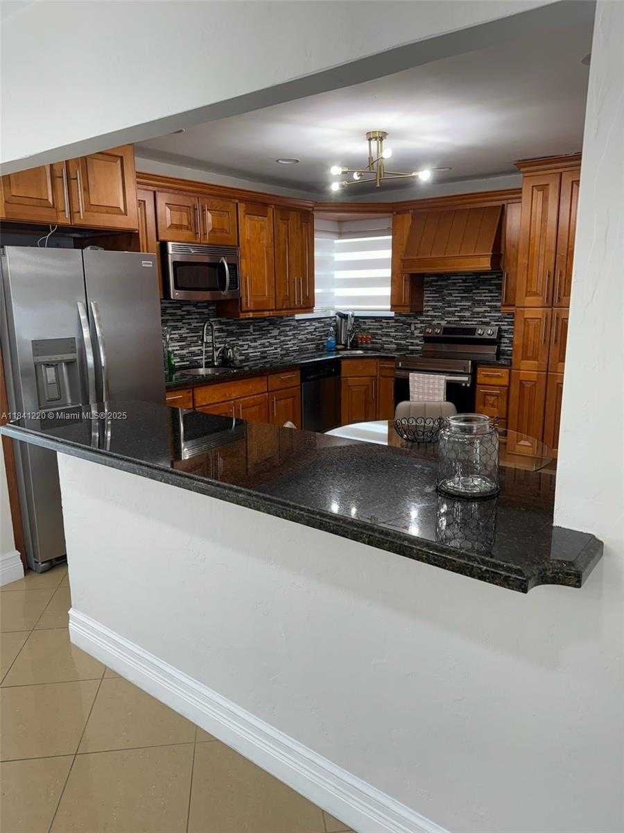 Small Image of 17800 NORTH EAST 10TH AVE #N/a, North Miami Beach Number 12
