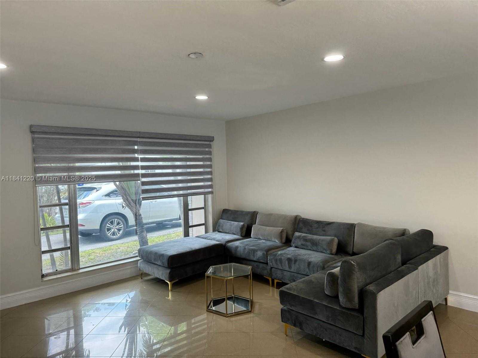 Small Image of 17800 NORTH EAST 10TH AVE #N/a, North Miami Beach Number 17