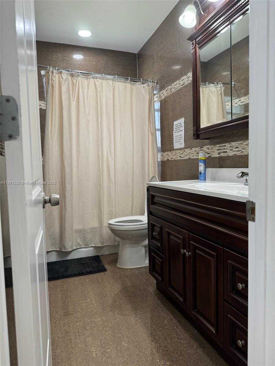 Small Image of 17800 NORTH EAST 10TH AVE #N/a, North Miami Beach Number 23