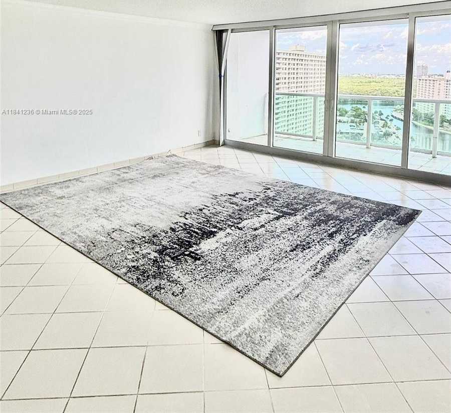 Small Image of 100 BAYVIEW DR #1904, Sunny Isles Beach Number 10