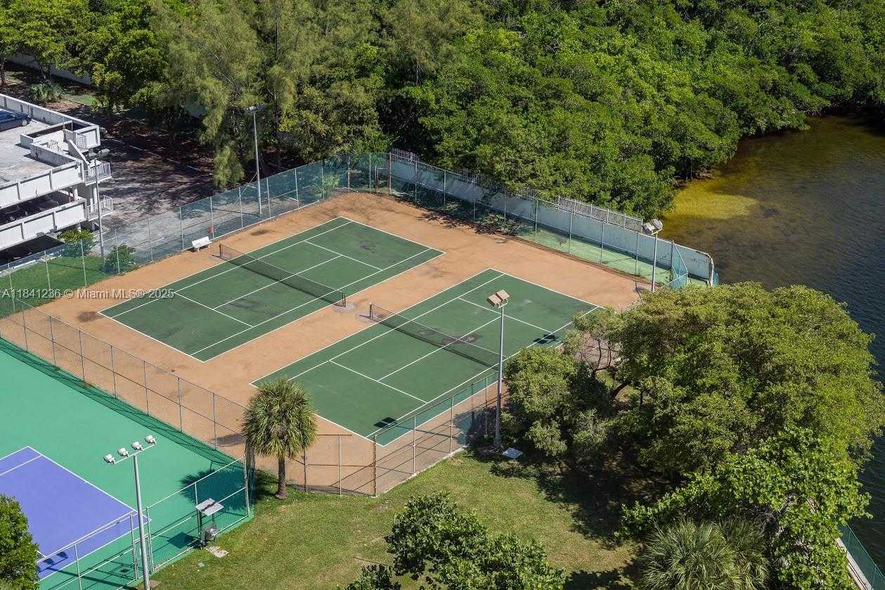 Small Image of 100 BAYVIEW DR #1904, Sunny Isles Beach Number 15
