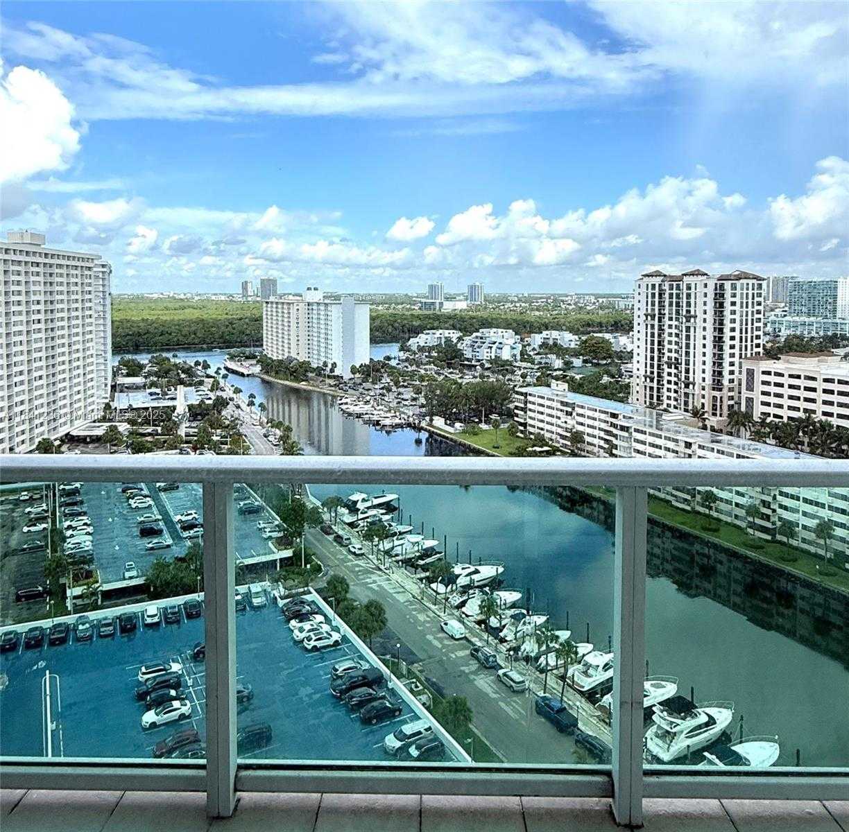 Small Image of 100 BAYVIEW DR #1904, Sunny Isles Beach Number 4