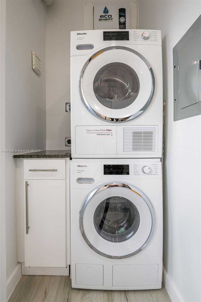 Small Image of 1745 SOUTH WEST 11TH TER, Miami Number 12