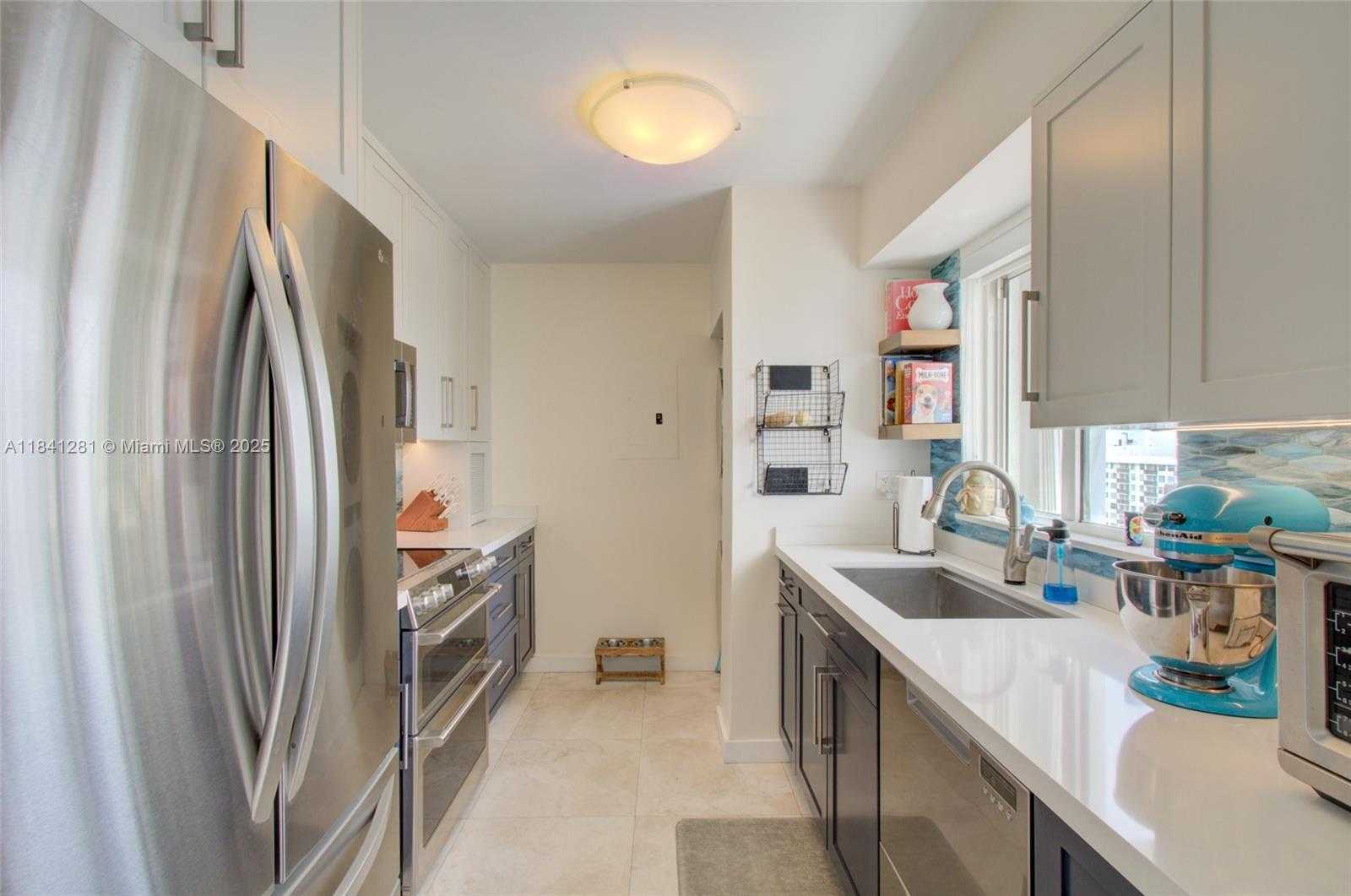 Small Image of 5900 COLLINS AVE #1904, Miami Beach Number 10