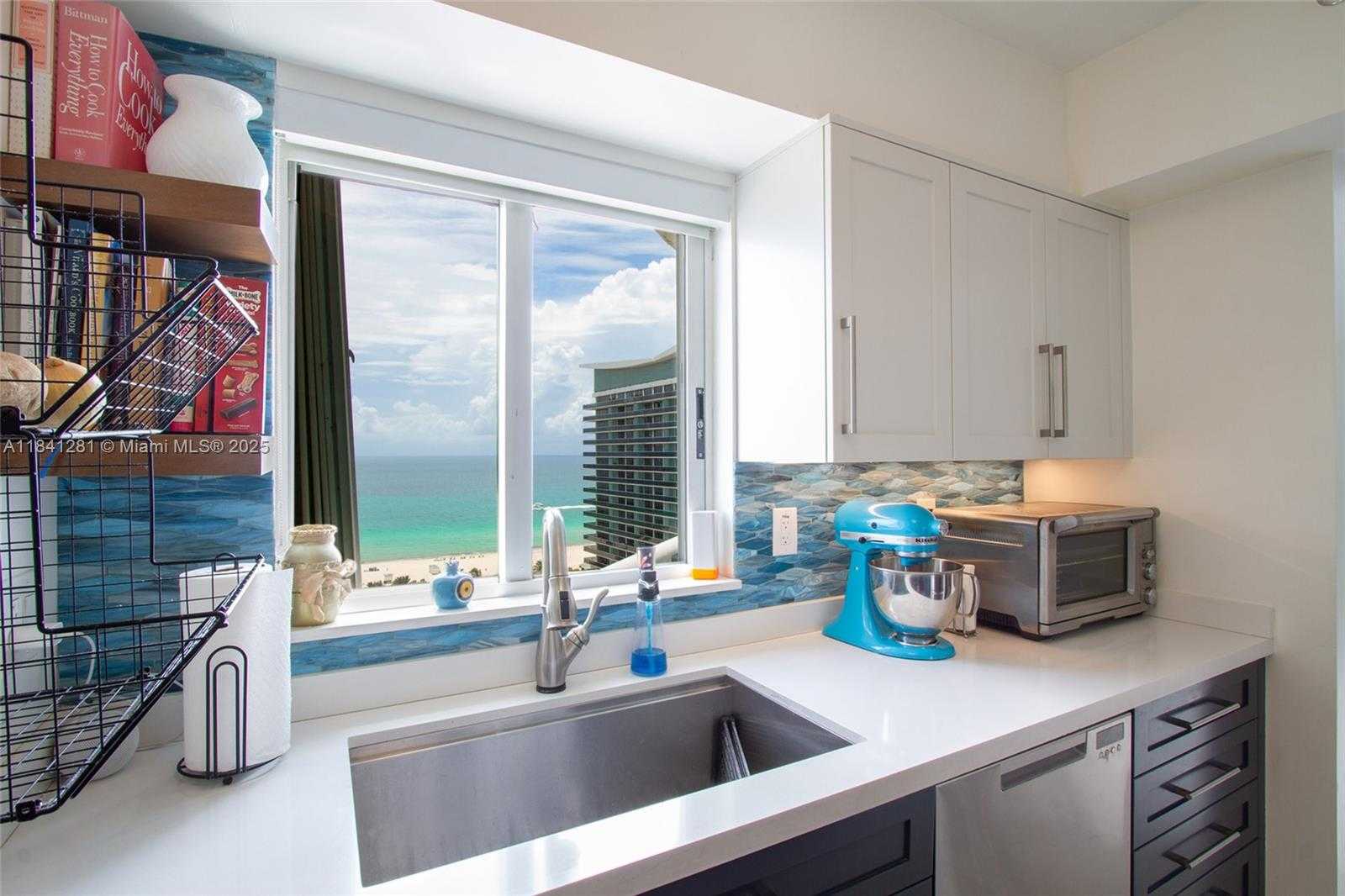 Small Image of 5900 COLLINS AVE #1904, Miami Beach Number 12