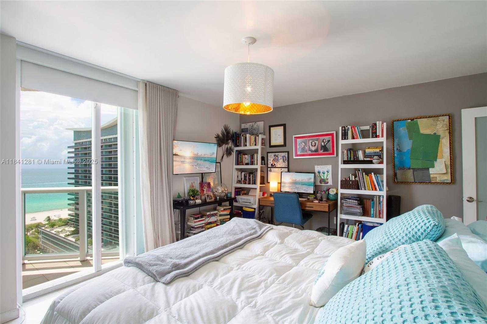 Small Image of 5900 COLLINS AVE #1904, Miami Beach Number 14
