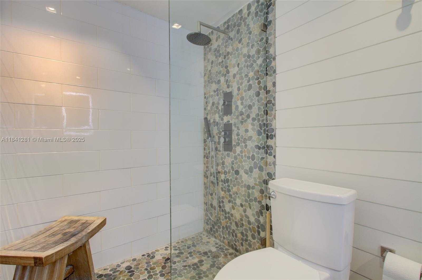 Small Image of 5900 COLLINS AVE #1904, Miami Beach Number 18