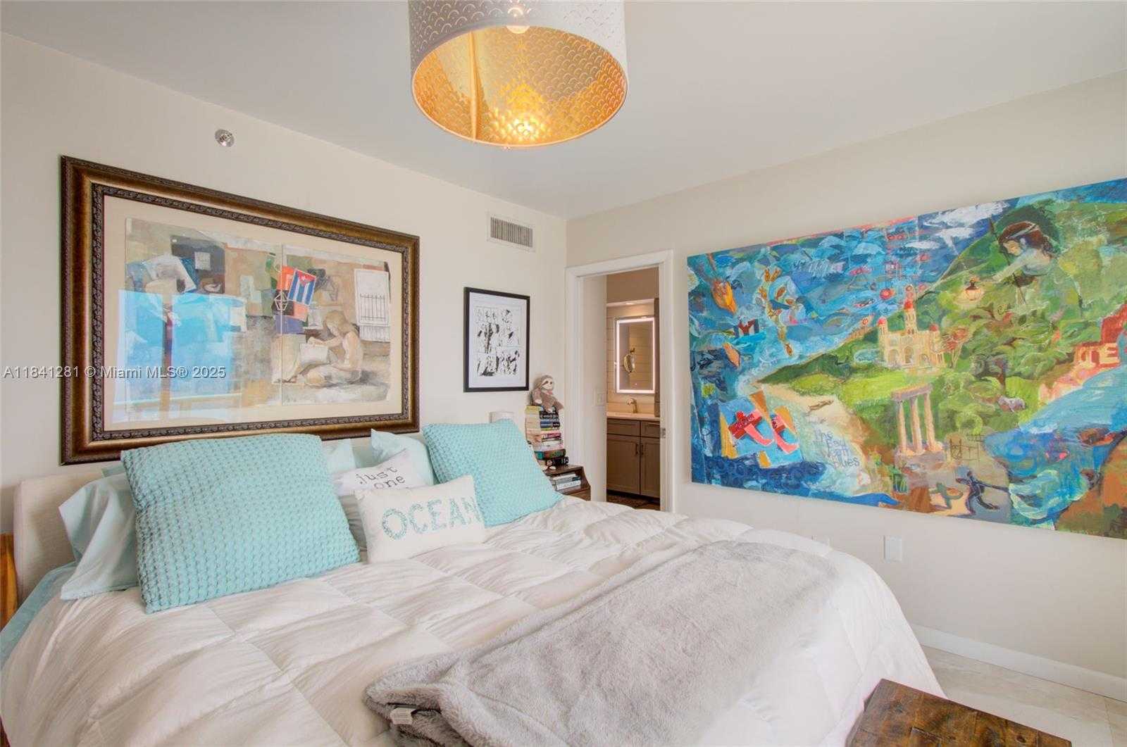 Small Image of 5900 COLLINS AVE #1904, Miami Beach Number 21