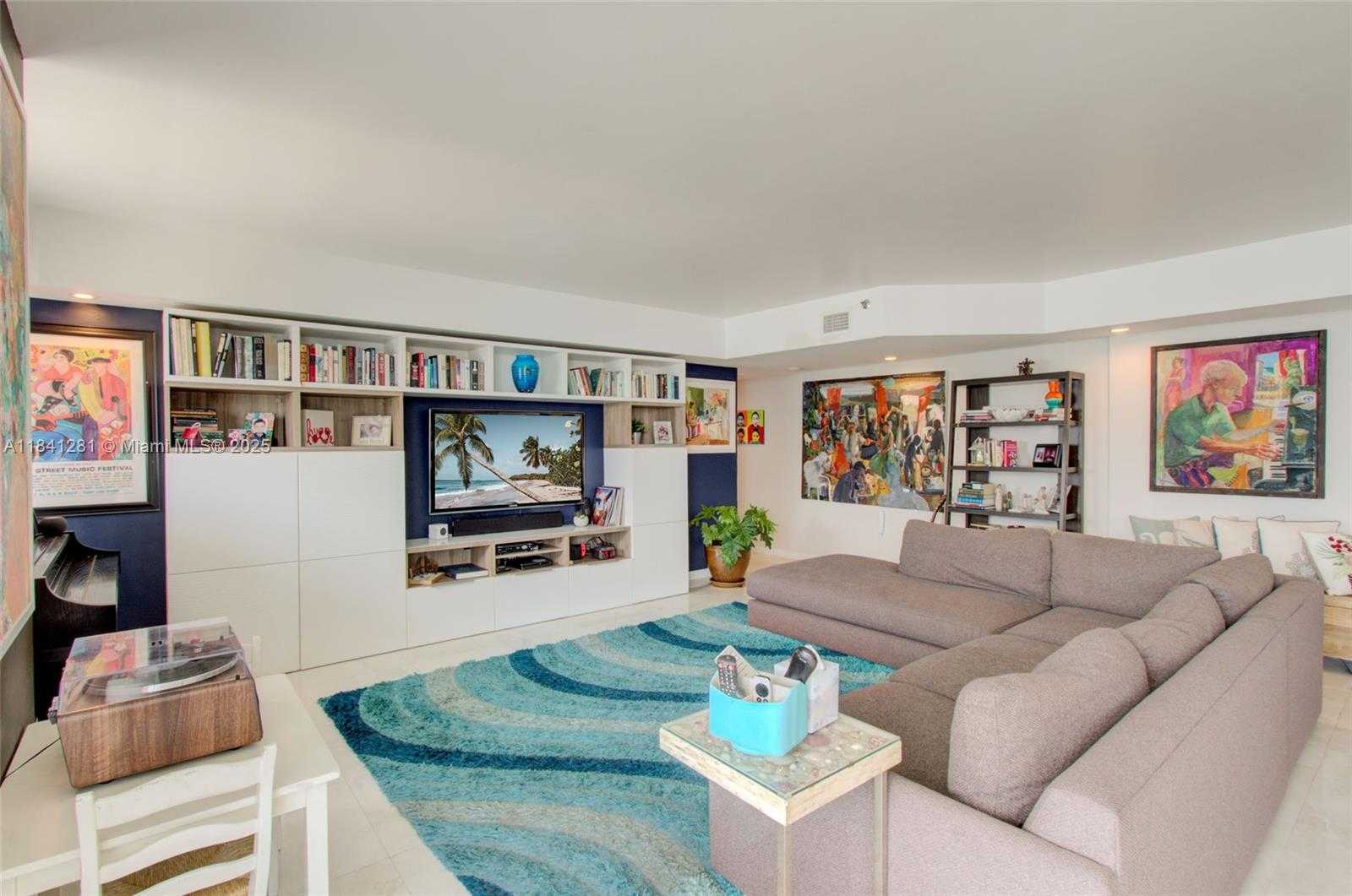 Small Image of 5900 COLLINS AVE #1904, Miami Beach Number 3
