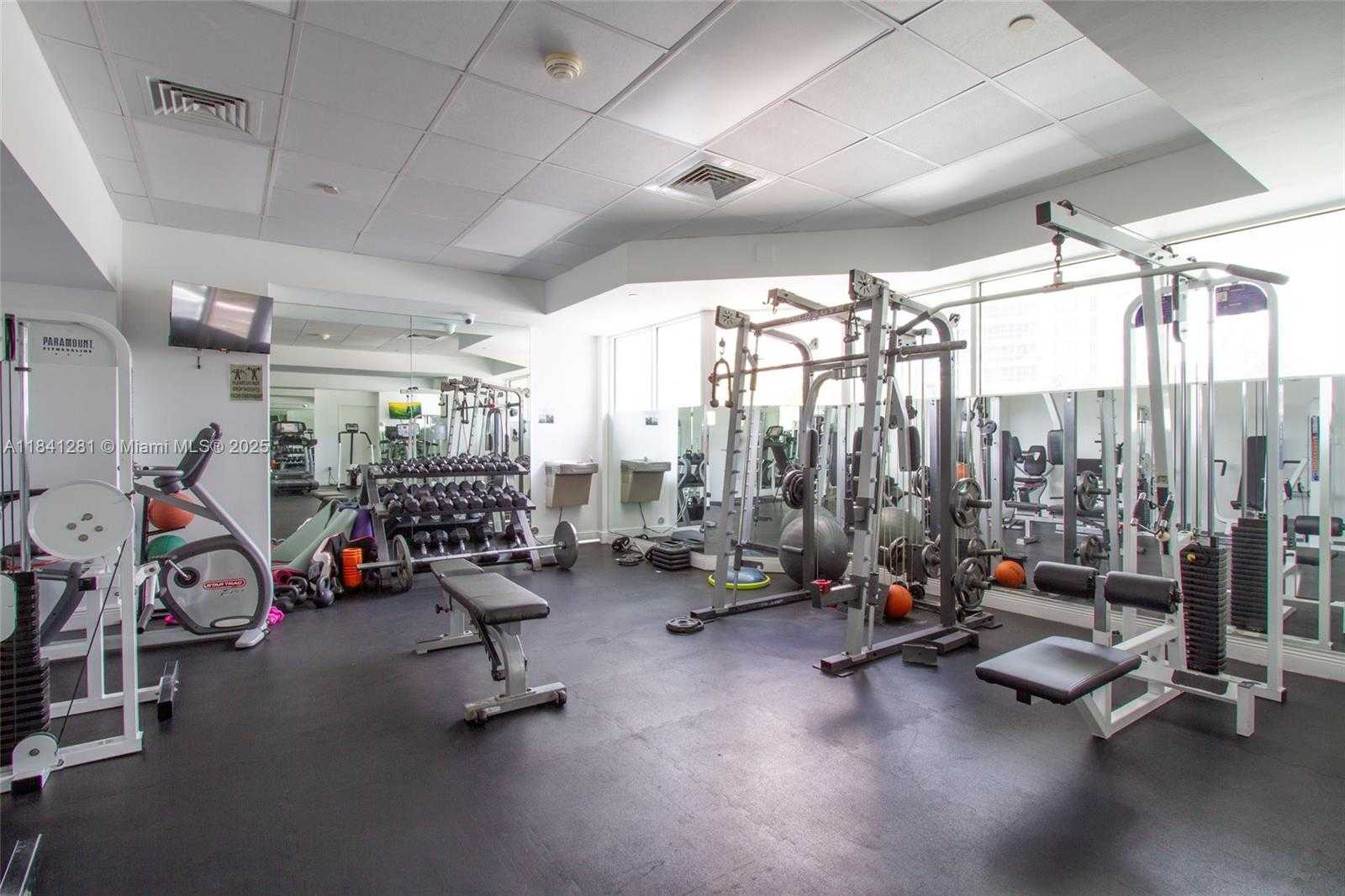 Small Image of 5900 COLLINS AVE #1904, Miami Beach Number 40