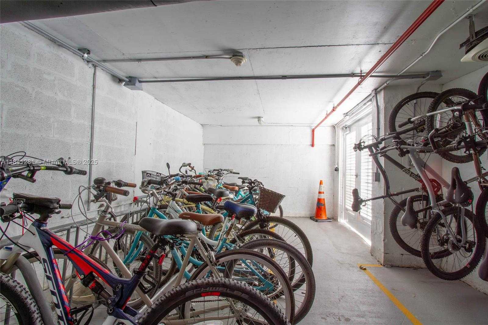 Small Image of 5900 COLLINS AVE #1904, Miami Beach Number 46