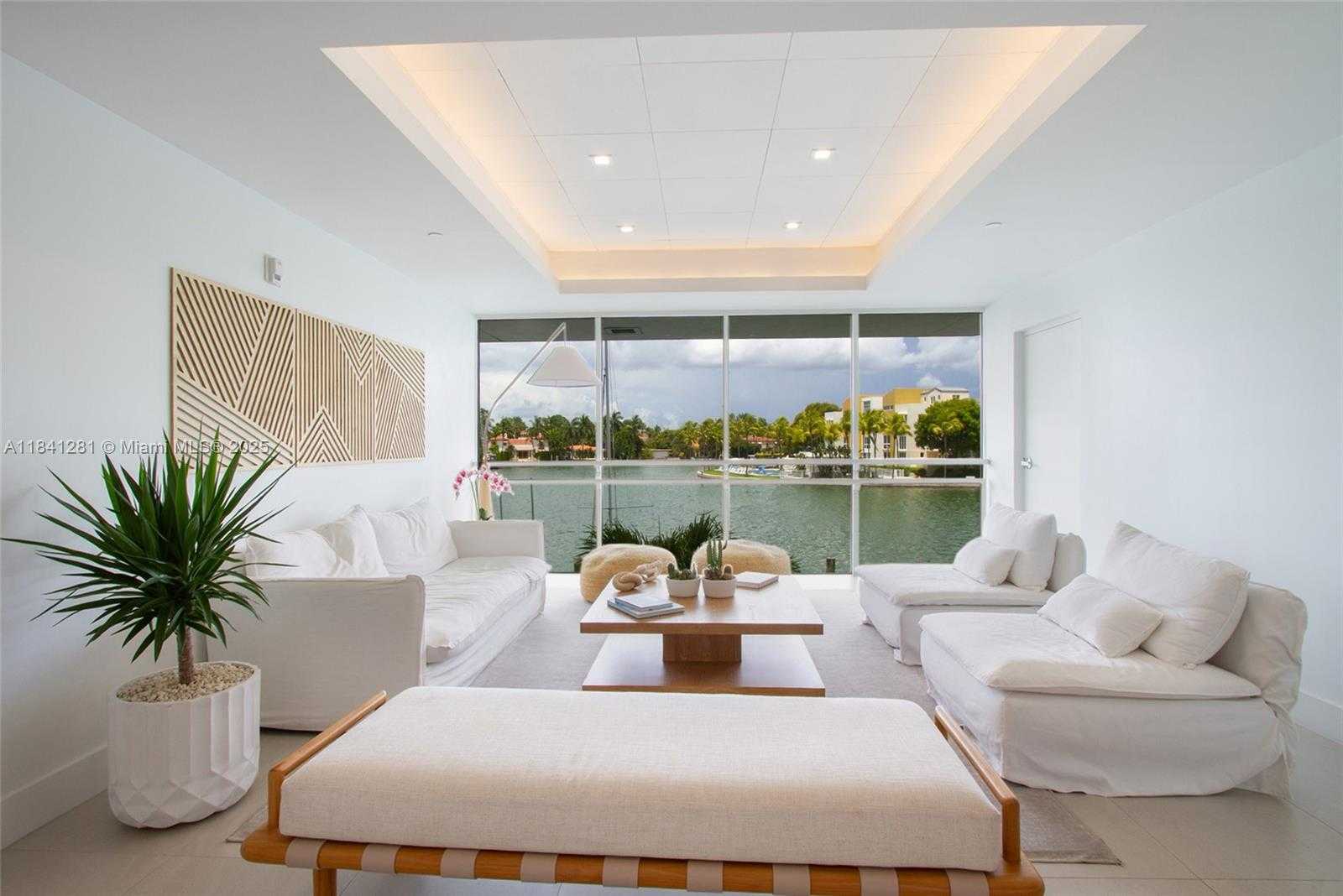 Small Image of 5900 COLLINS AVE #1904, Miami Beach Number 53