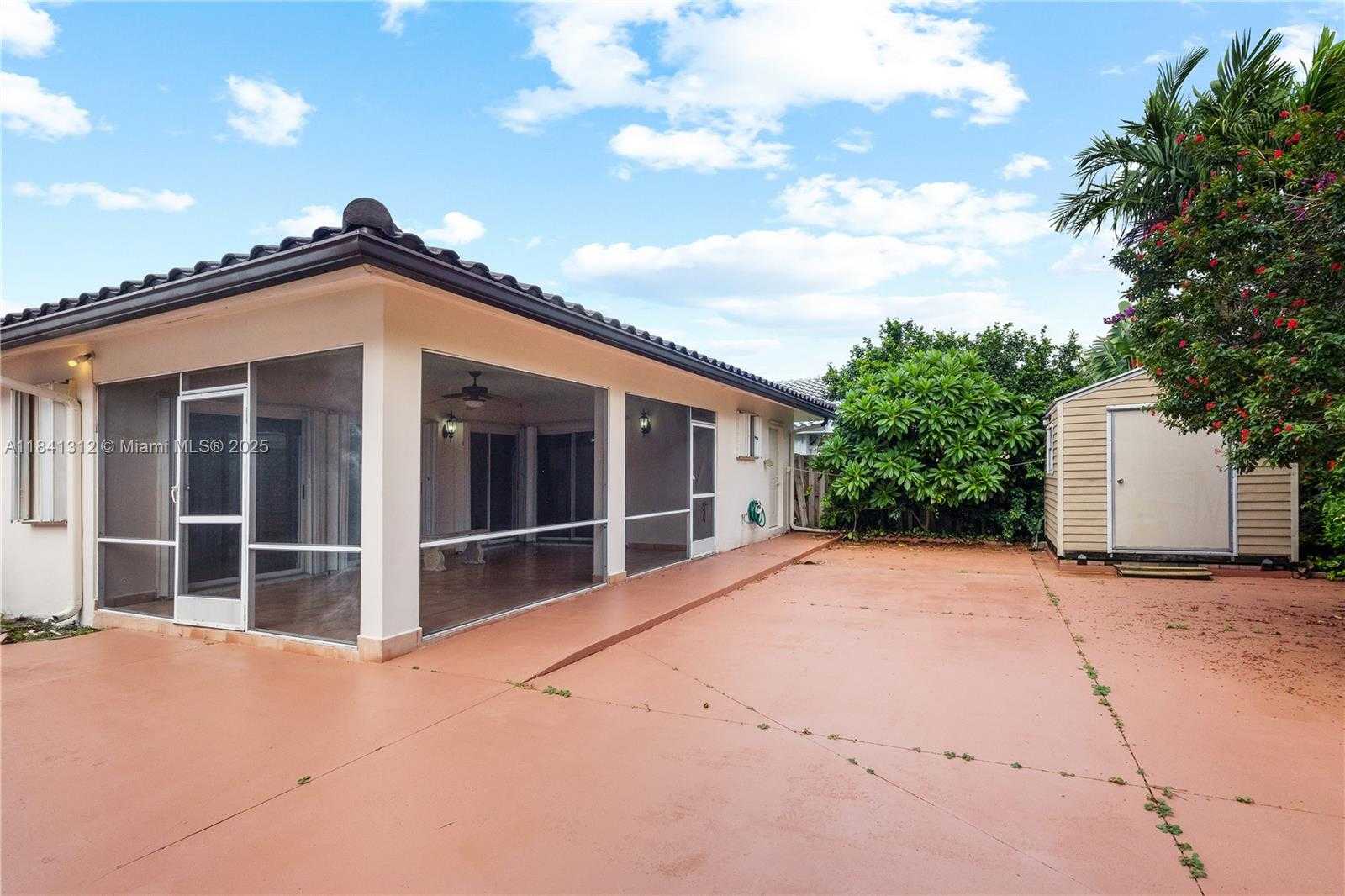 Small Image of 14597 SOUTH WEST 113TH ST, Miami Number 42