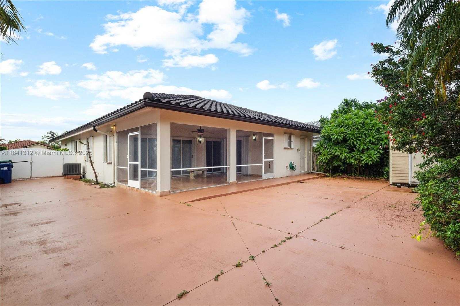 Small Image of 14597 SOUTH WEST 113TH ST, Miami Number 43
