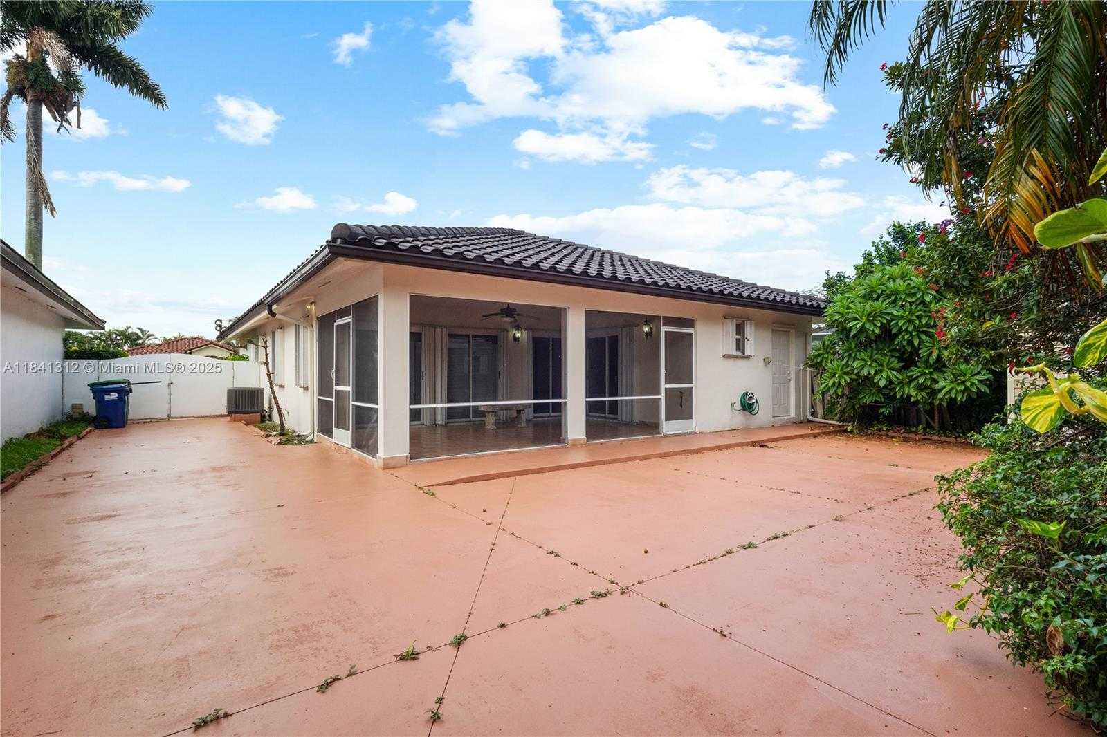 Small Image of 14597 SOUTH WEST 113TH ST, Miami Number 47