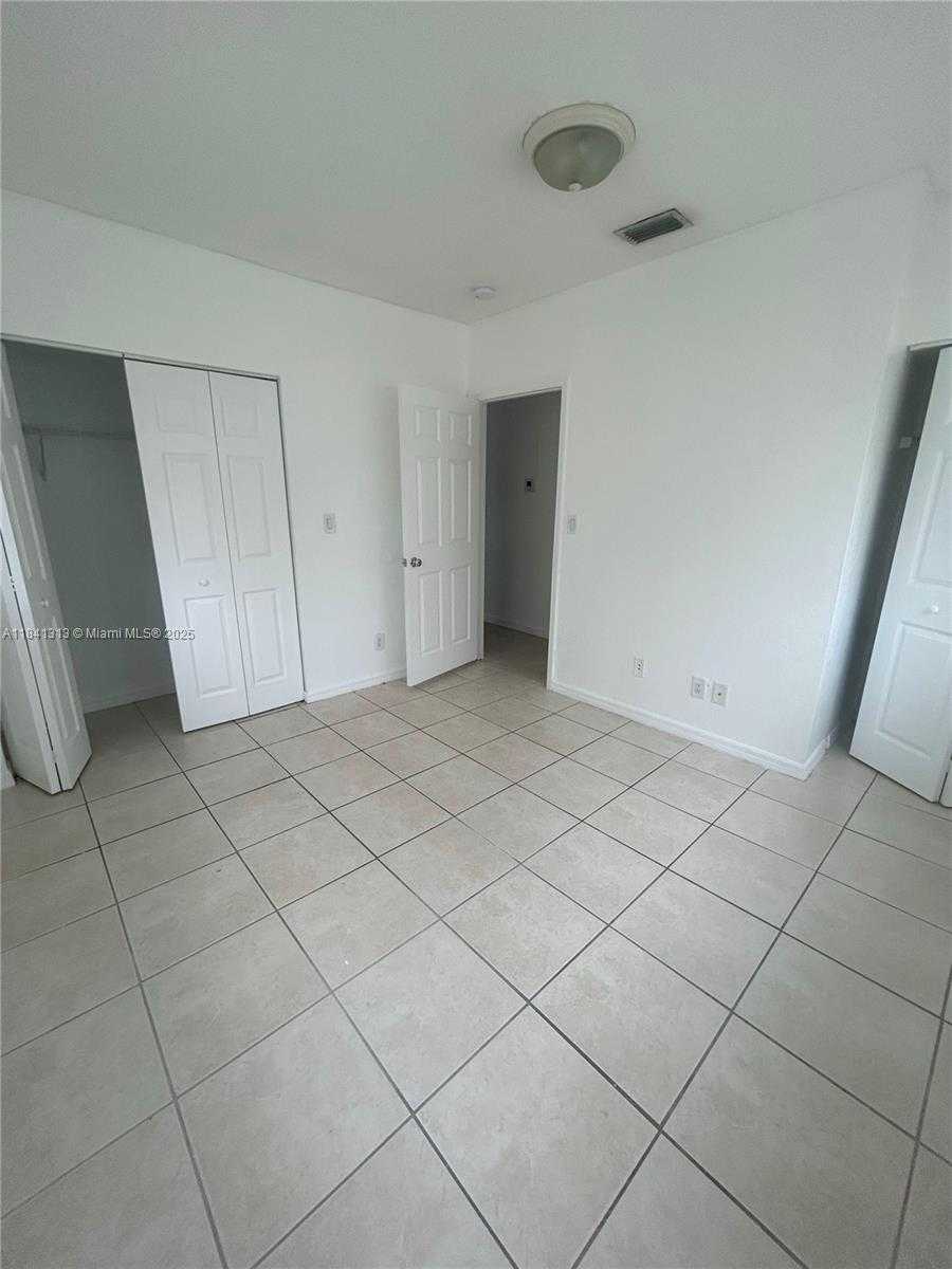 Small Image of 1945 CALAIS DR #2, Miami Beach Number 14