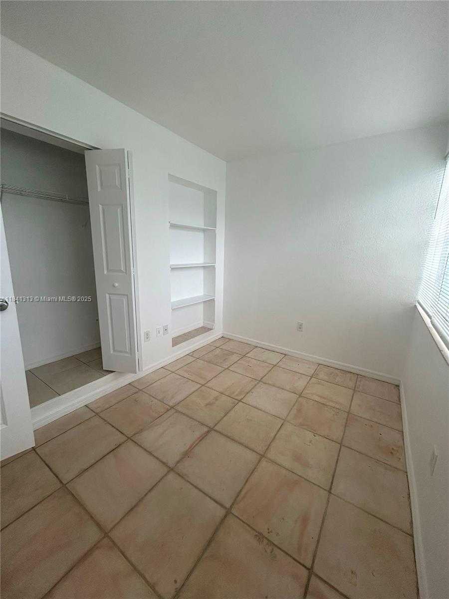 Small Image of 1945 CALAIS DR #2, Miami Beach Number 17