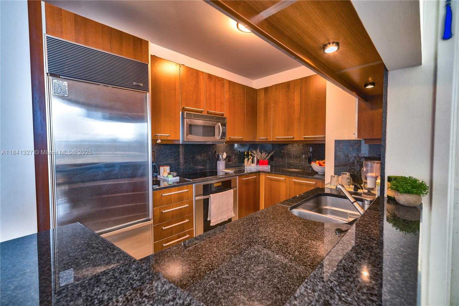 Small Image of 901 BRICKELL KEY BLVD #3301, Miami Number 14