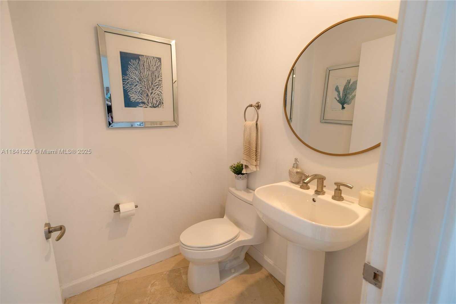 Small Image of 901 BRICKELL KEY BLVD #3301, Miami Number 16