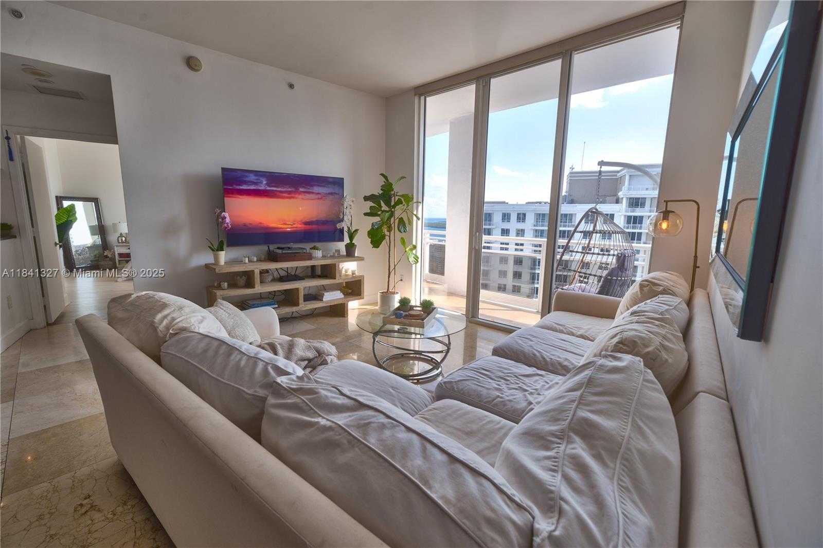 Small Image of 901 BRICKELL KEY BLVD #3301, Miami Number 2