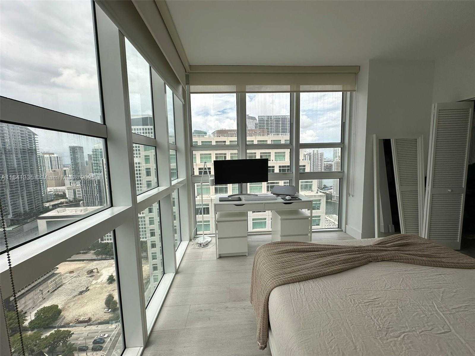 Small Image of 950 BRICKELL BAY DR #3500, Miami Number 11