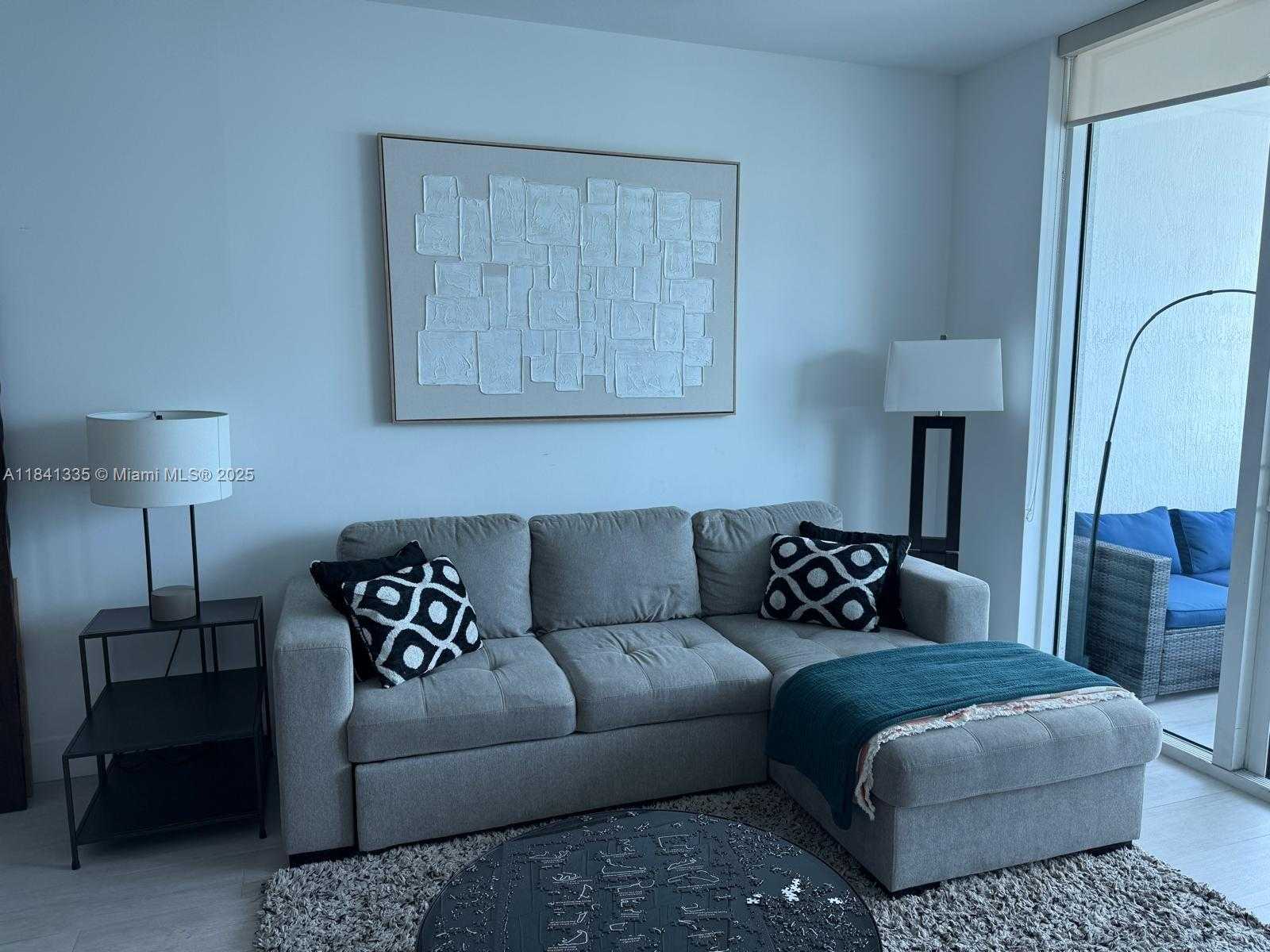 Small Image of 950 BRICKELL BAY DR #3500, Miami Number 2
