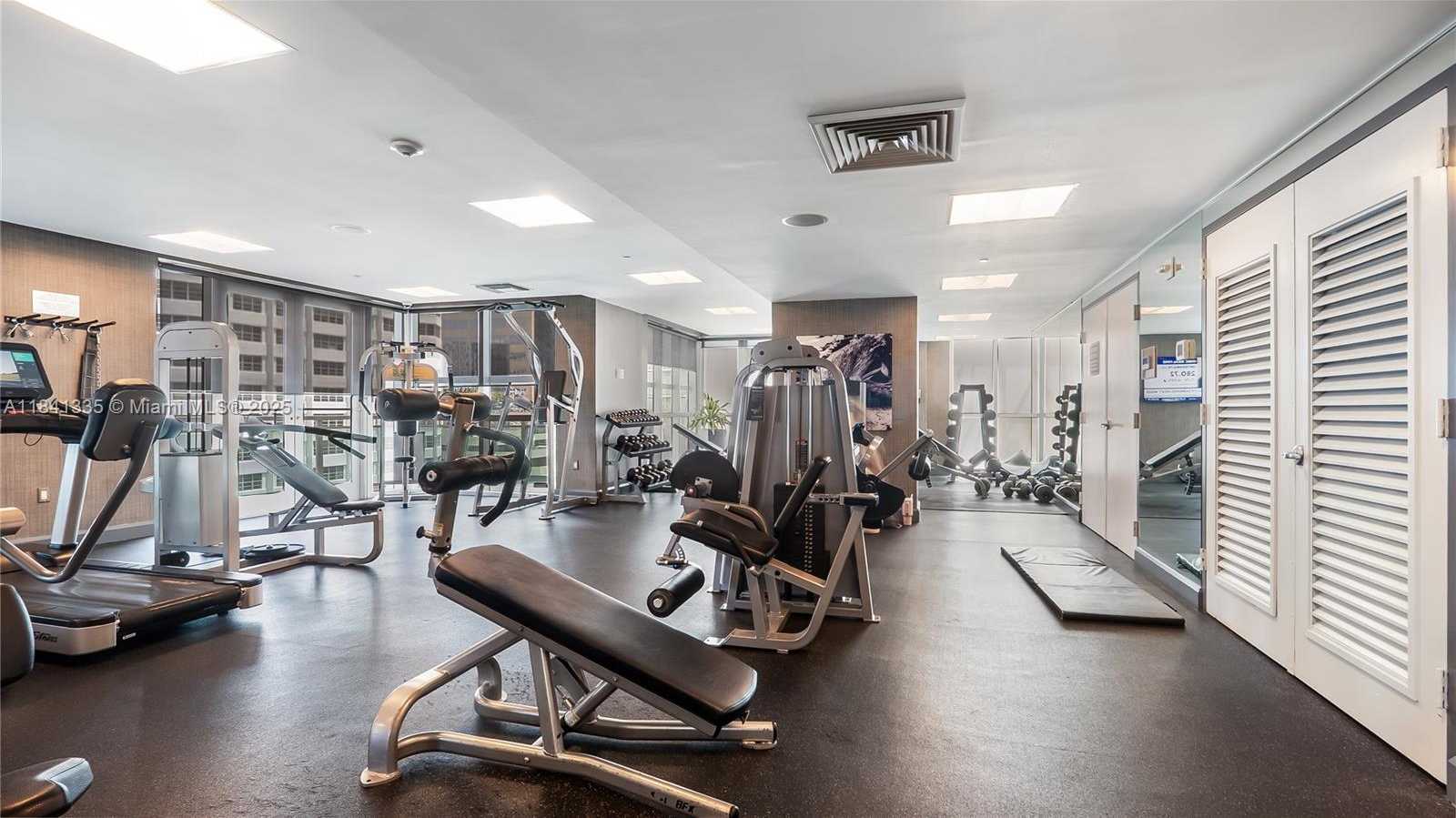 Small Image of 950 BRICKELL BAY DR #3500, Miami Number 39