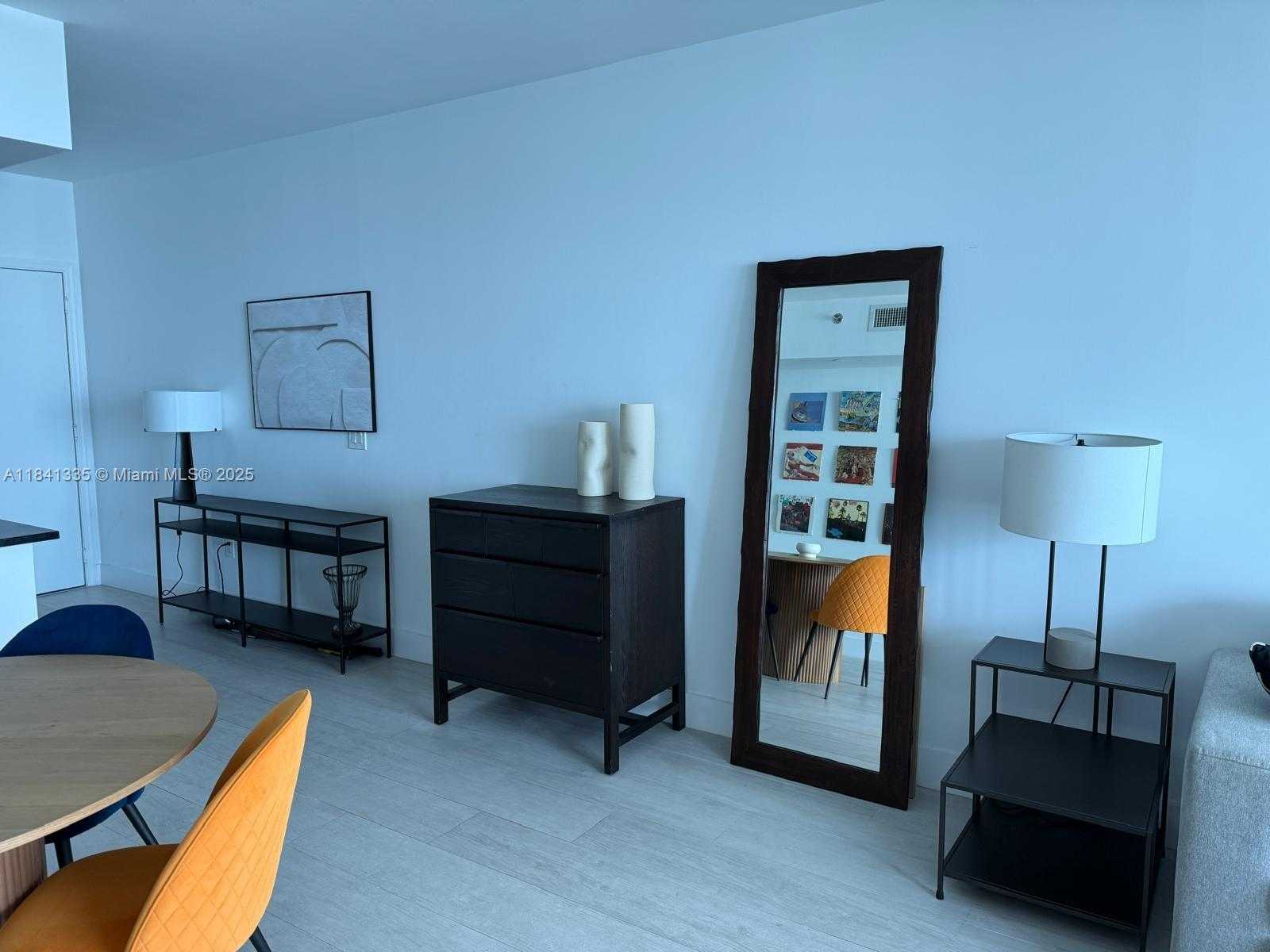 Small Image of 950 BRICKELL BAY DR #3500, Miami Number 4