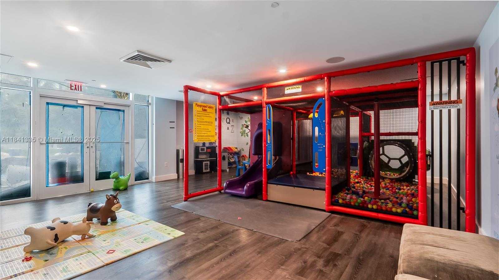 Small Image of 950 BRICKELL BAY DR #3500, Miami Number 42
