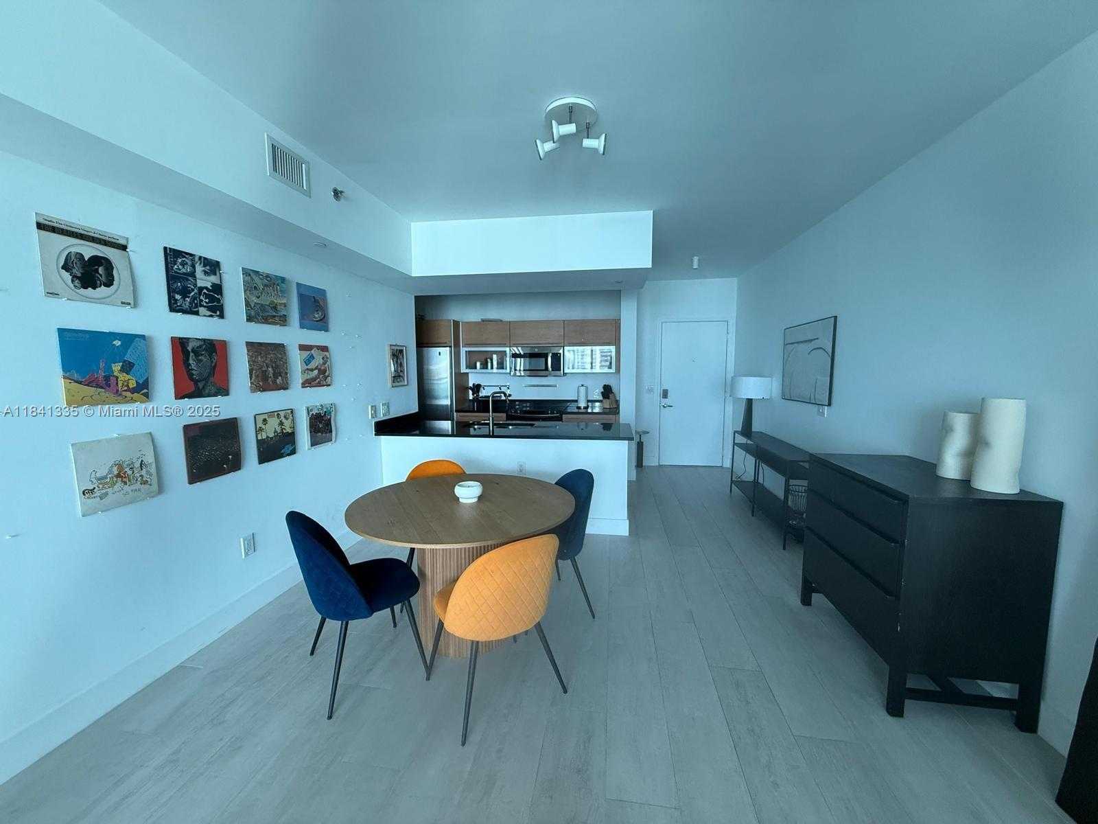 Small Image of 950 BRICKELL BAY DR #3500, Miami Number 5