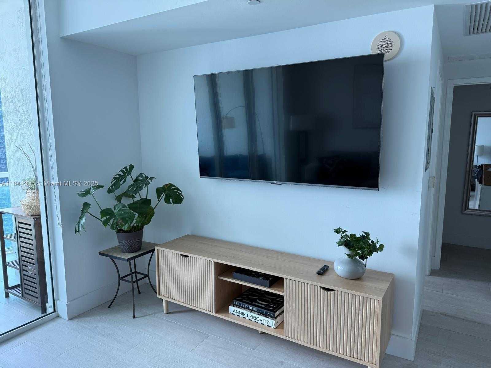 Small Image of 950 BRICKELL BAY DR #3500, Miami Number 6