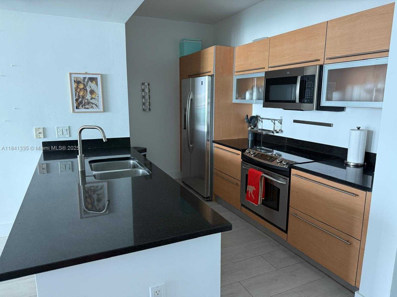 Small Image of 950 BRICKELL BAY DR #3500, Miami Number 8
