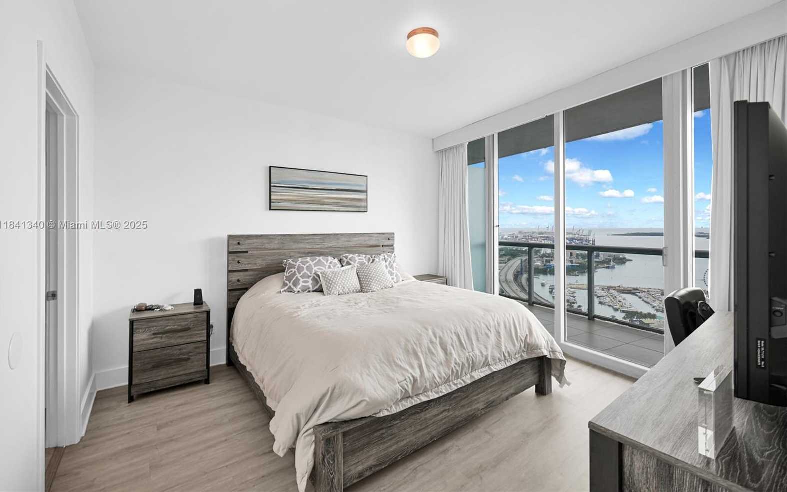 Small Image of 888 BISCAYNE BLVD #4102, Miami Number 12