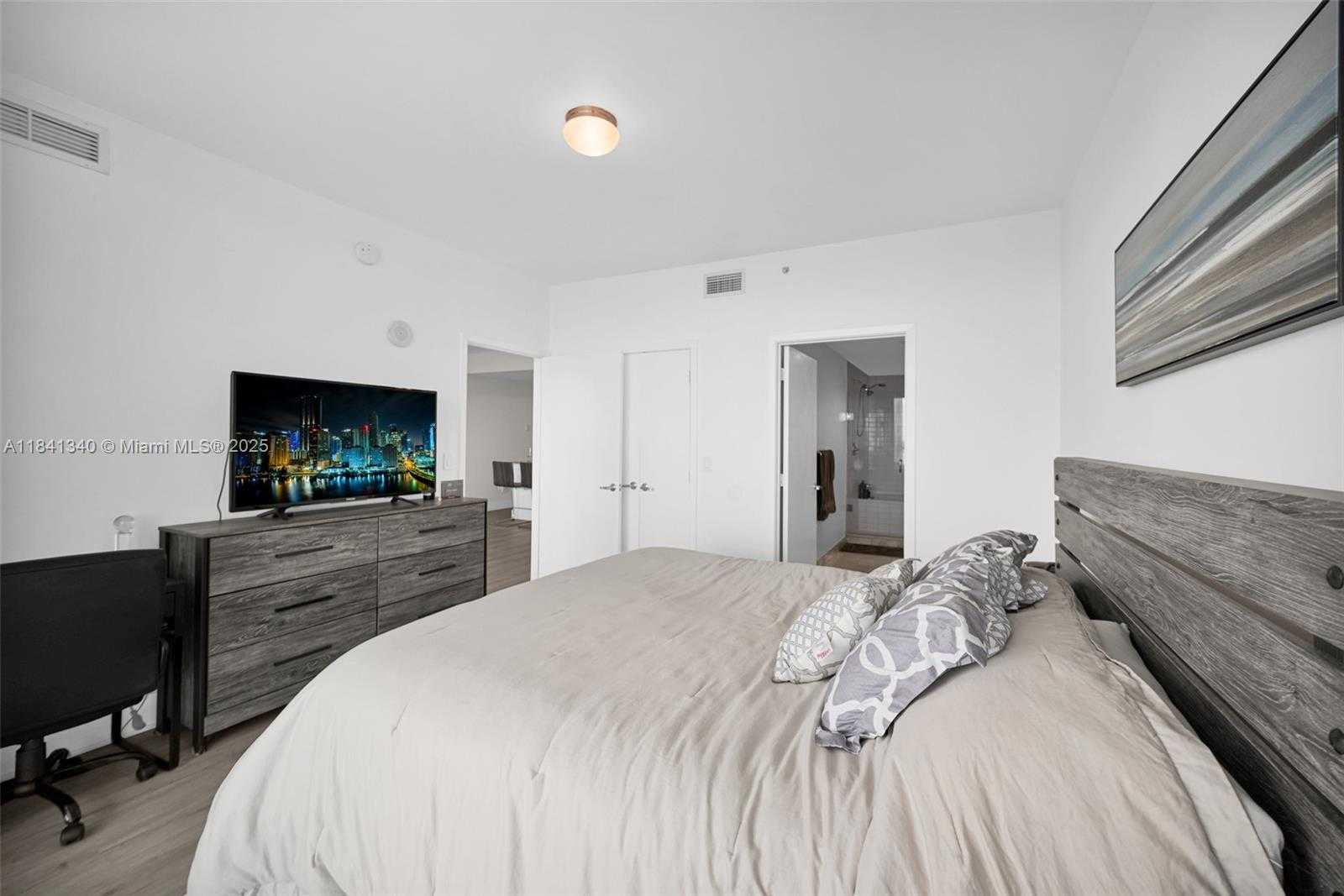 Small Image of 888 BISCAYNE BLVD #4102, Miami Number 14