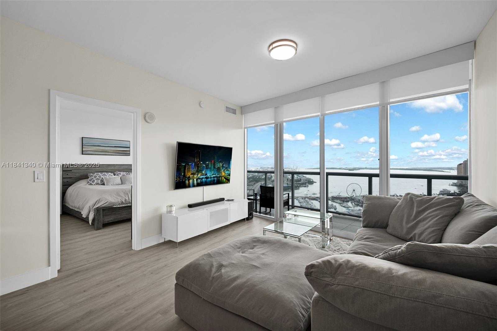 Small Image of 888 BISCAYNE BLVD #4102, Miami Number 6