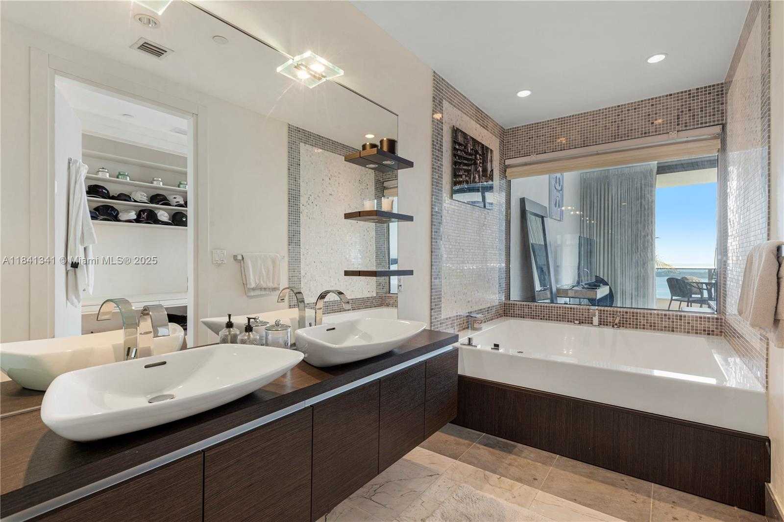 Small Image of 200 BISCAYNE BOULEVARD WAY #4907, Miami Number 12