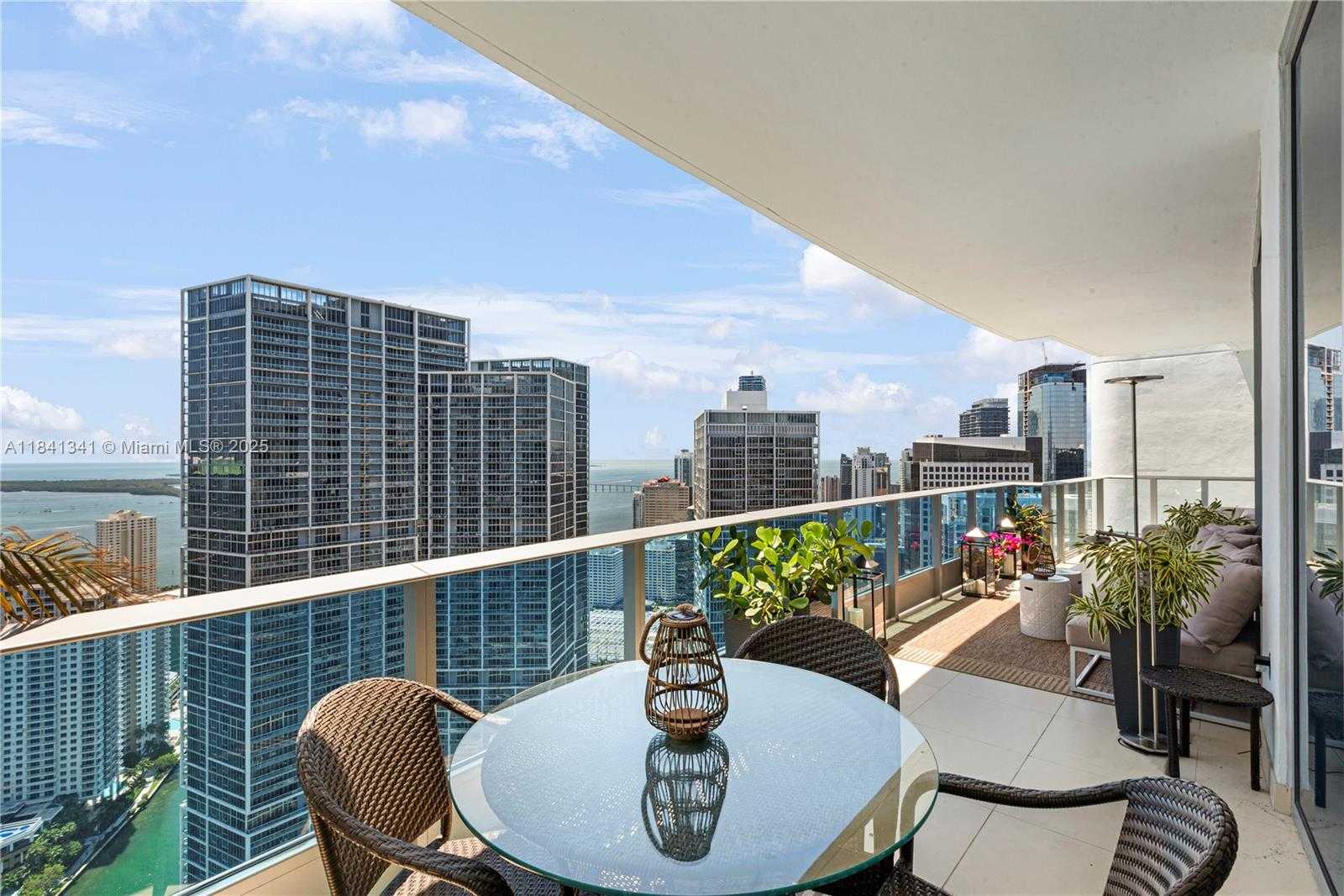 Small Image of 200 BISCAYNE BOULEVARD WAY #4907, Miami Number 13