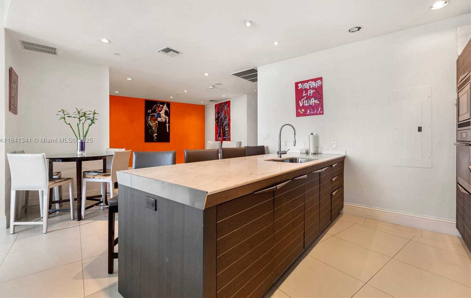 Small Image of 200 BISCAYNE BOULEVARD WAY #4907, Miami Number 4