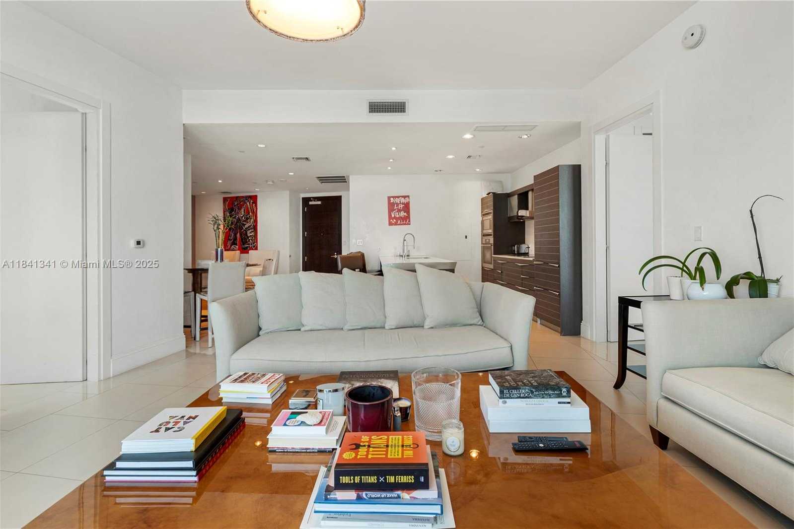 Small Image of 200 BISCAYNE BOULEVARD WAY #4907, Miami Number 6