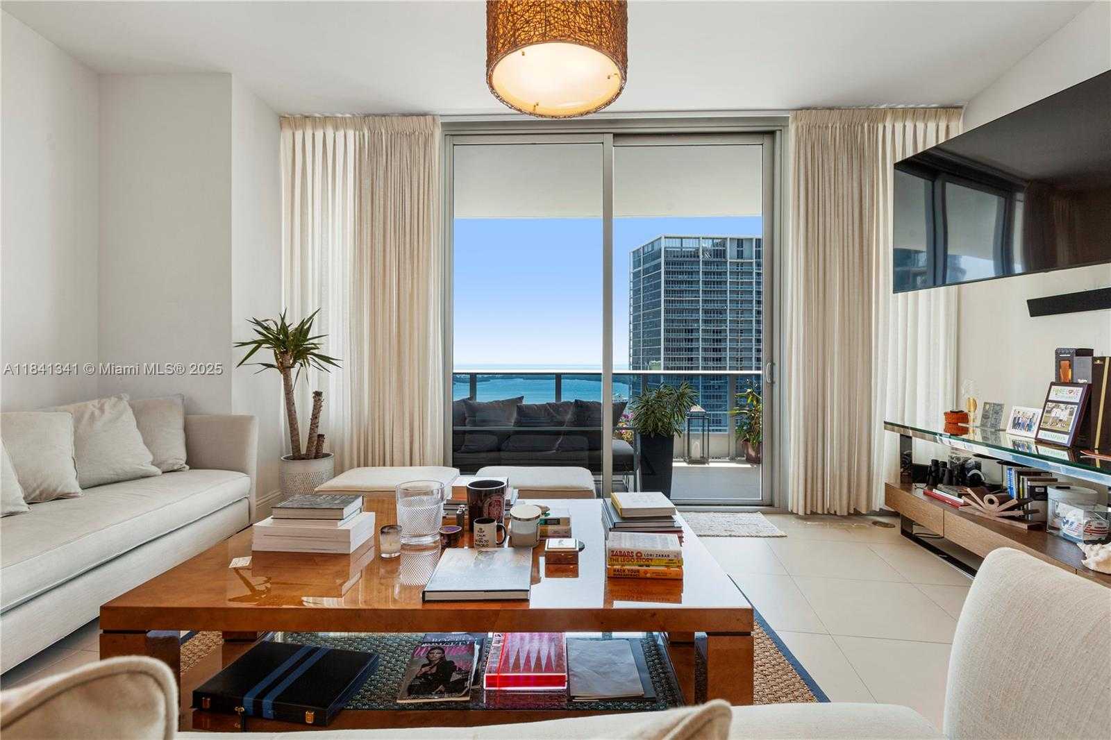 Small Image of 200 BISCAYNE BOULEVARD WAY #4907, Miami Number 7