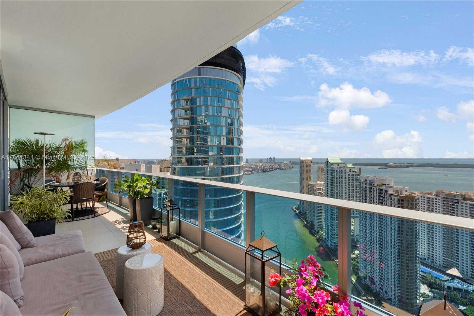 Small Image of 200 BISCAYNE BOULEVARD WAY #4907, Miami Number 9