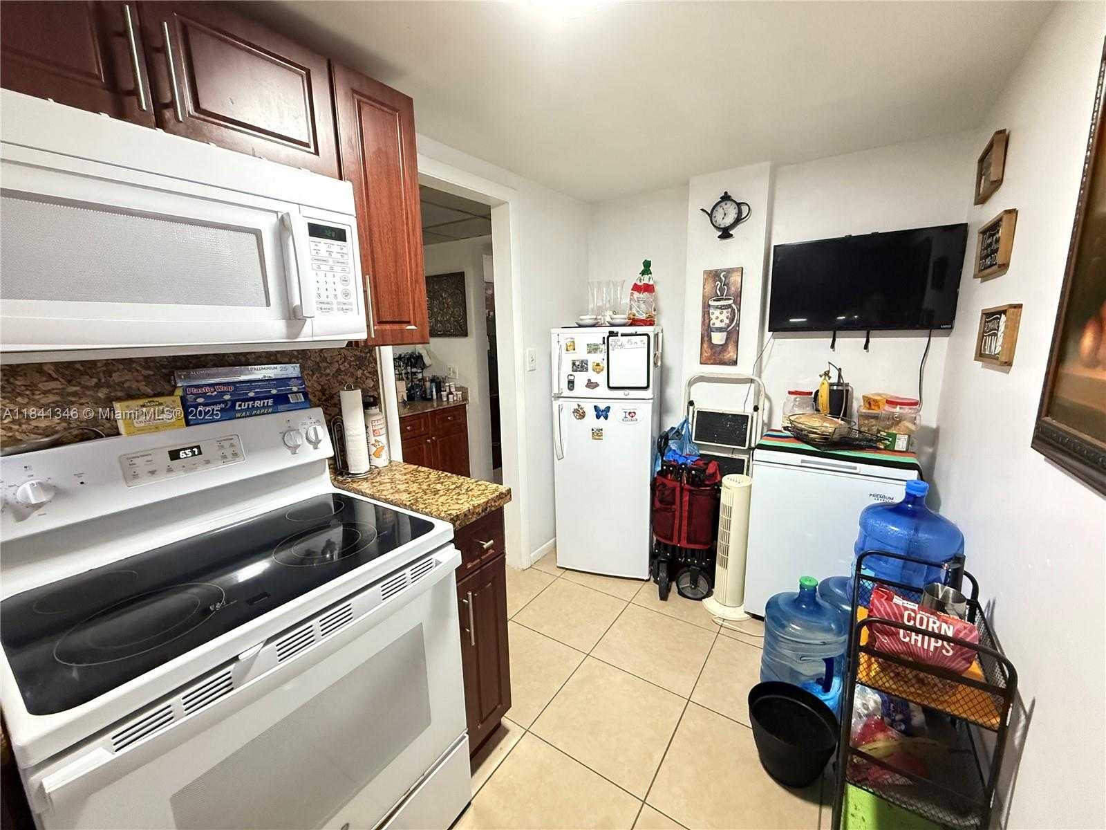 Small Image of 6990 NORTH WEST 186TH ST #4-215A, Hialeah Number 3