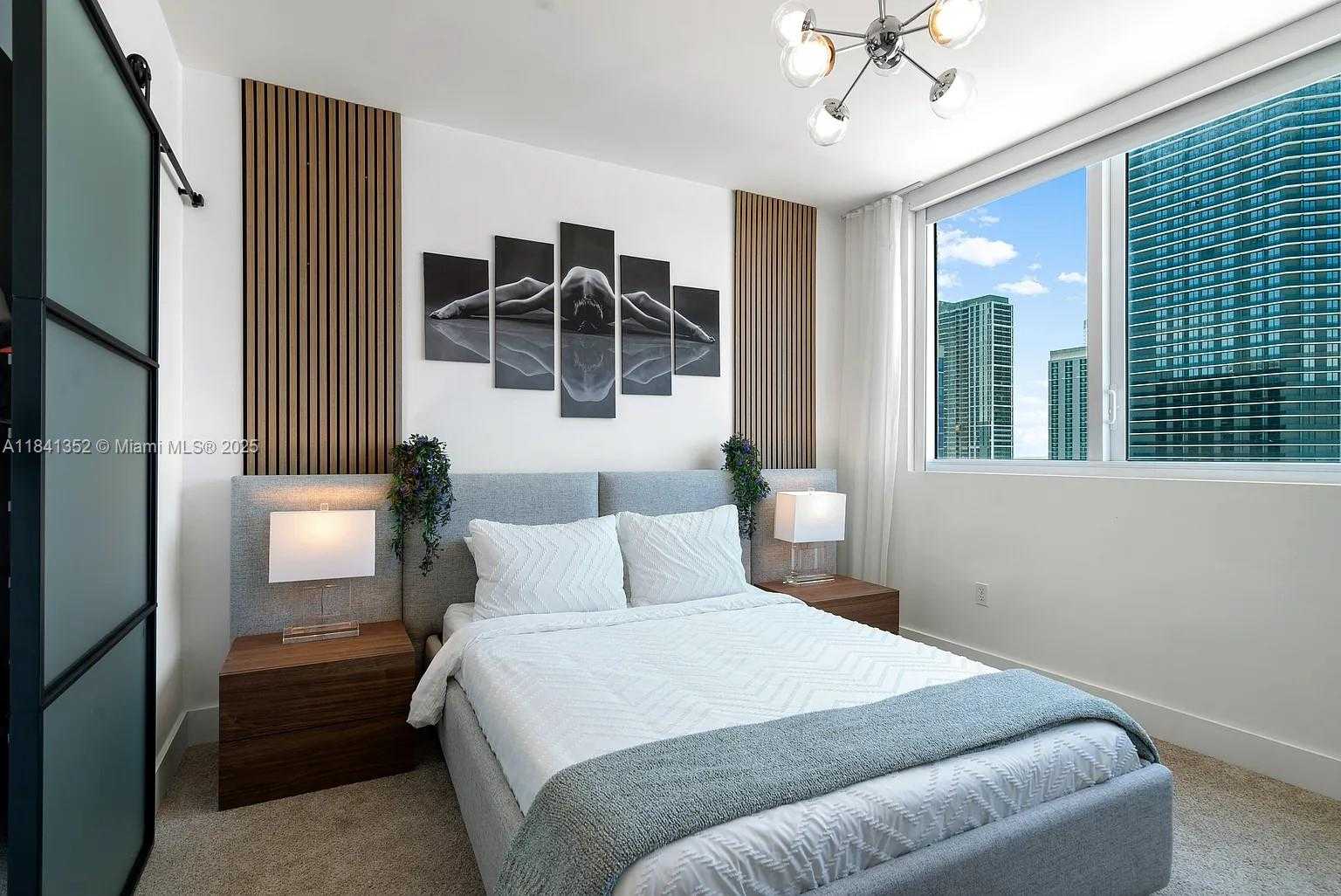 Small Image of 244 BISCAYNE BLVD #2602, Miami Number 11