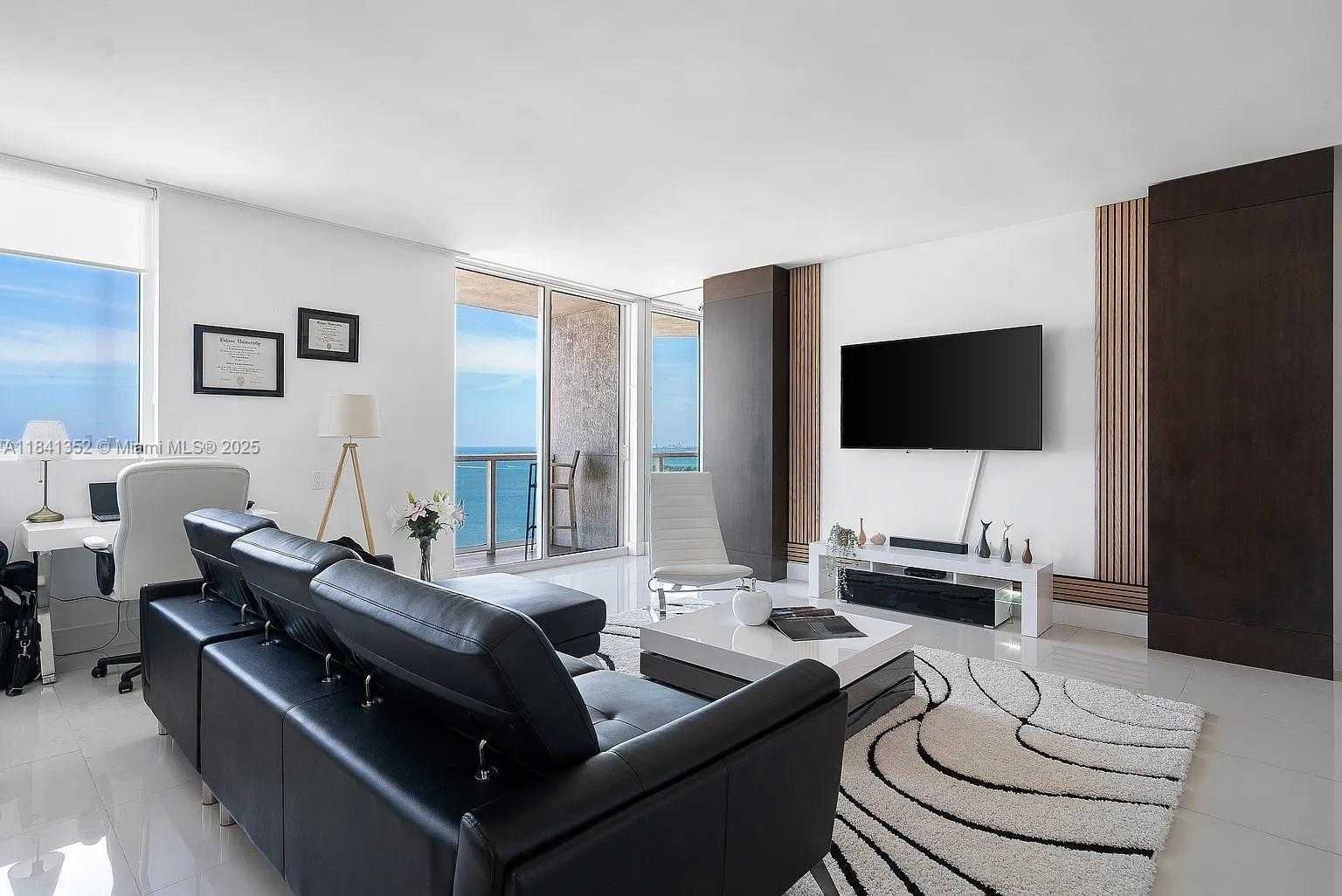 Small Image of 244 BISCAYNE BLVD #2602, Miami Number 17