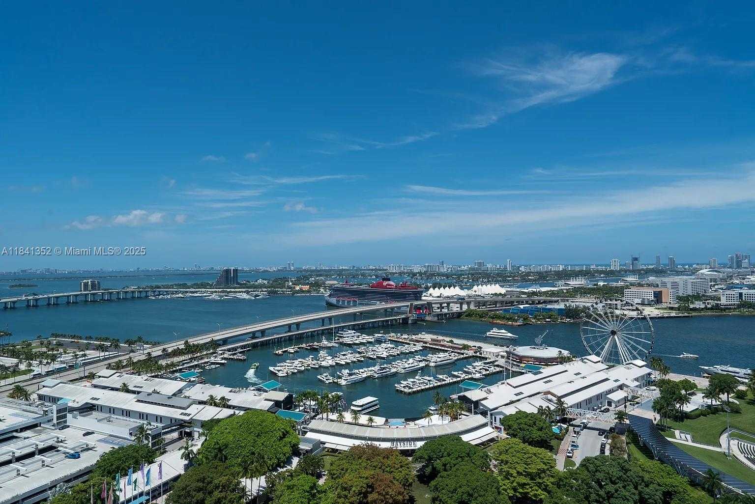 Small Image of 244 BISCAYNE BLVD #2602, Miami Number 31
