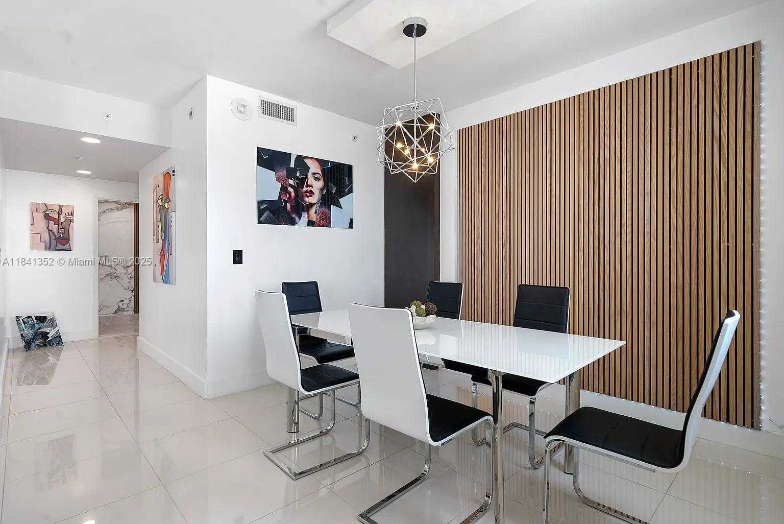 Small Image of 244 BISCAYNE BLVD #2602, Miami Number 5