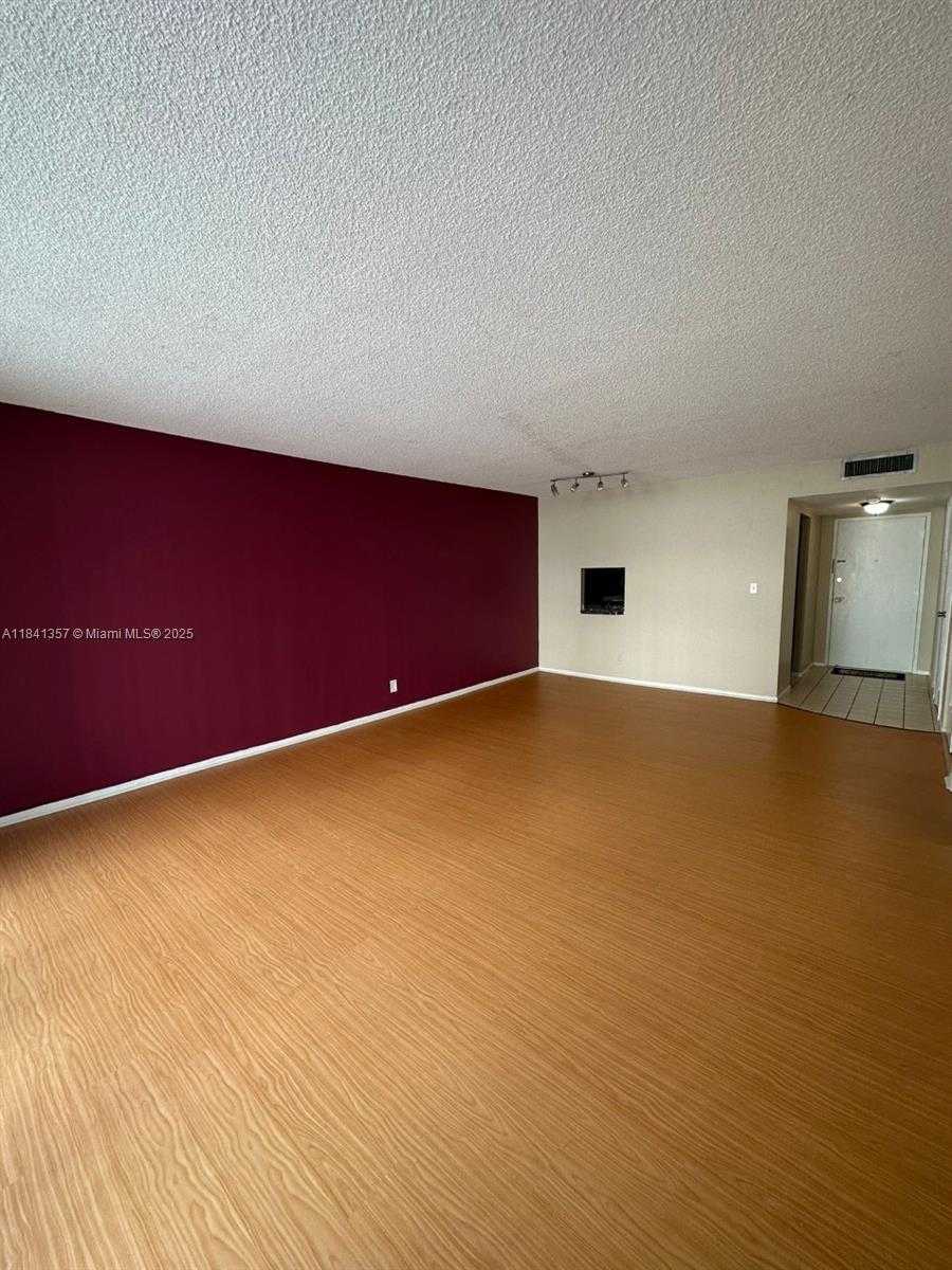 Small Image of 16710 NORTH EAST 9TH AVE #207, North Miami Beach Number 3