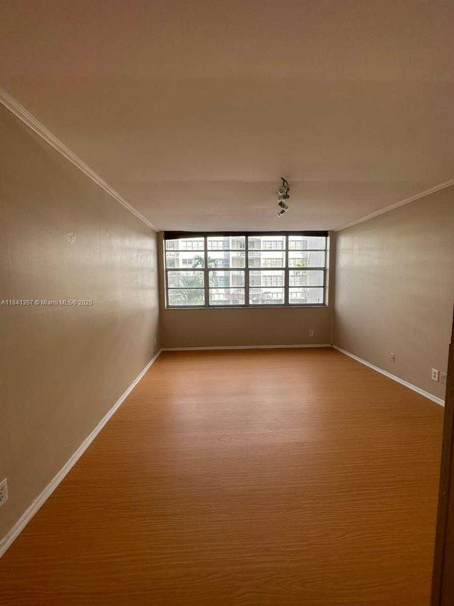 Small Image of 16710 NORTH EAST 9TH AVE #207, North Miami Beach Number 4