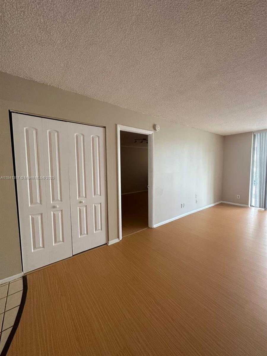 Small Image of 16710 NORTH EAST 9TH AVE #207, North Miami Beach Number 5